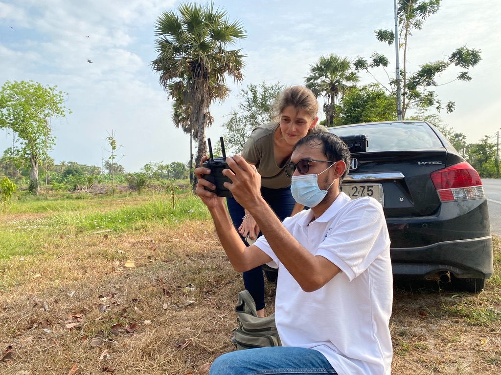 ตรวจภาพจากรีโมตโดรนร่วมกับลูกค้า